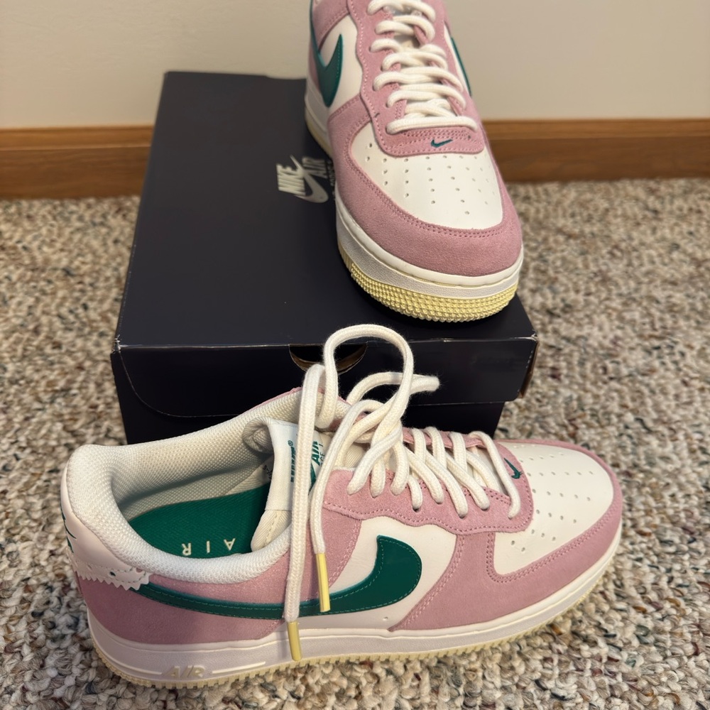 NIKE Air Force 1 '07 LV8 Men Shoes FV9346-100 Sail/Soft Pink/Alabaster/Malachite